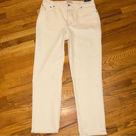 Abercrombie & Fitch Denim - Abercrombie and Fitch Curve Love High Rise 90s Relaxed Fit Jeans - Size 34 | 18.
